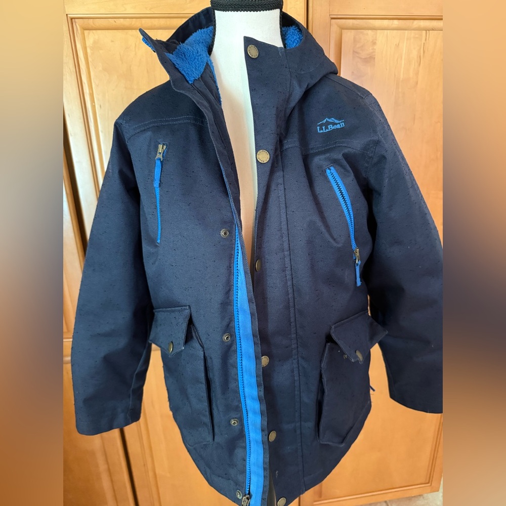L.L. Bean Blue Puffer Jacket Insulated Weatherproof Design